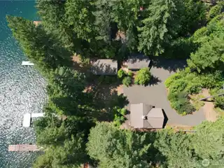 Low-Bank Lakefront Living in Mt. Rose Village