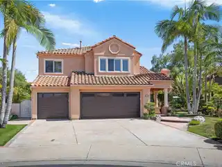Entertainer’s Dream in Exclusive Guard-Gated Community