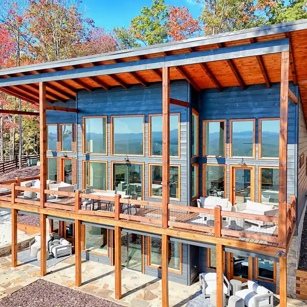 MODERN ELEGANCE IN THE PEACEFUL NORTH GEORGIA MOUNTAINS