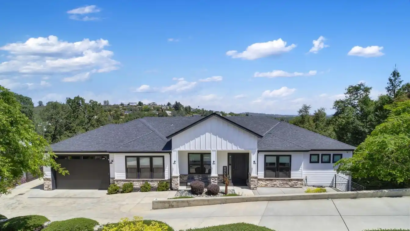 Immaculate Entertainer's Dream Home