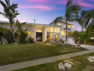 Beautifully Remodeled Coastal Retreat