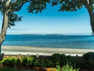 Charming Renovated Home in the Esplanade