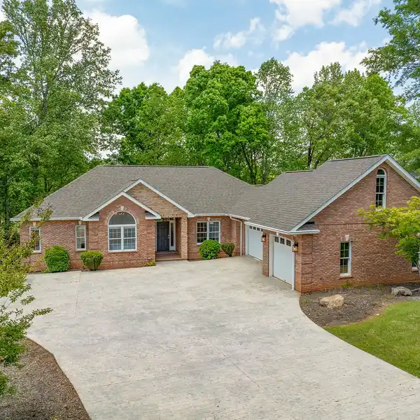 LAKE KEOWEE WATERFRONT PERFECTION