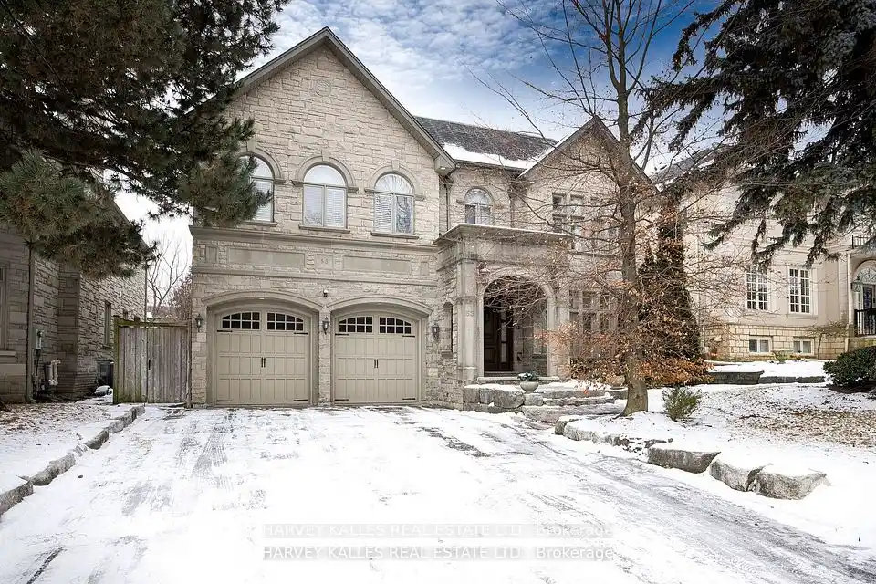 Beautiful Residence with Exquisite Finishes Throughout