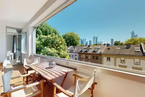 Light-Flooded Apartment in Sought-After Westend