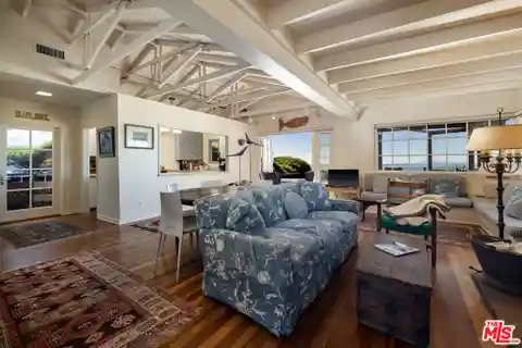 Renovated Classic Padaro Lane Beach House