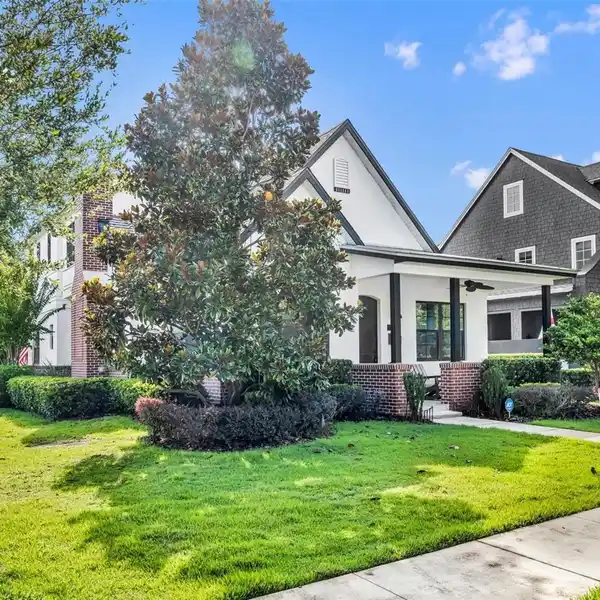 TREE-LINED STREET LUXURY WITH MODERN DESIGNER FINISHES