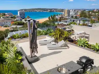 World-Class Penthouse with Rooftop Terrace