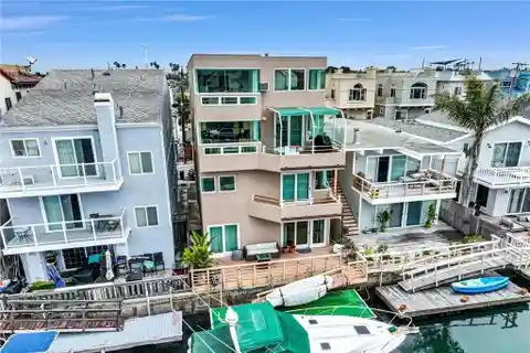Luxury Waterfront Townhouse on Sunset Island