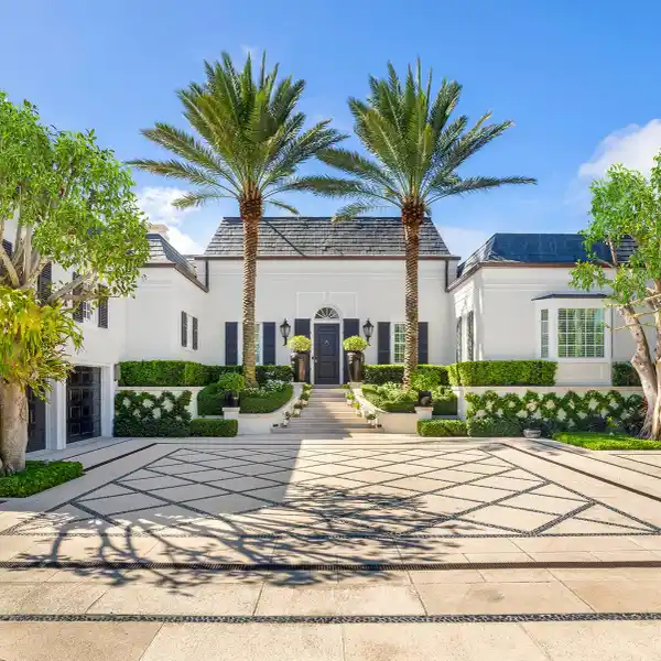 TIMELESS TURN-KEY JEWEL IN IDEAL LOCATION