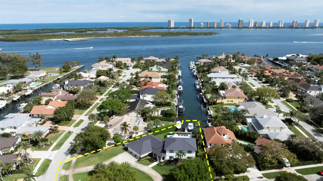 Fully Renovated Waterfront Estate in North Palm Beach