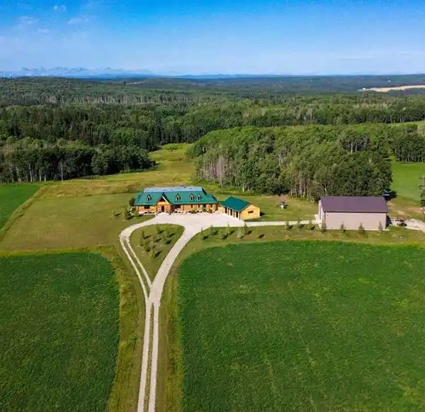FULLY RENOVATED JEWEL WITH SPECTACULAR MOUNTAIN VIEWS