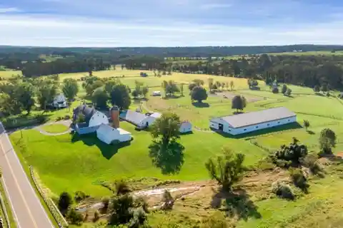Equestrian Idyllic Retreat in Beautiful Hunterdon County