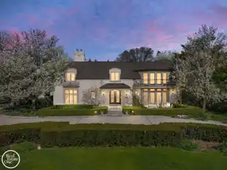 Lakefront Estate with Breathtaking Views