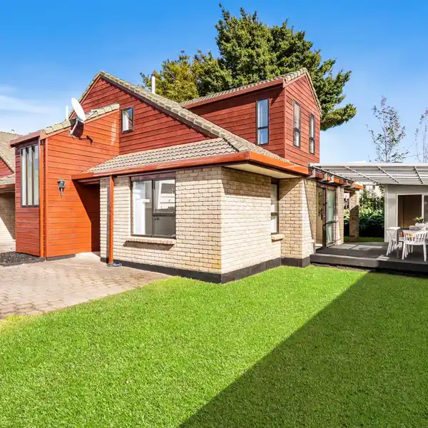 FULLY REFURBISHED FAMILY HOME IN THE HEART OF EPSOM
