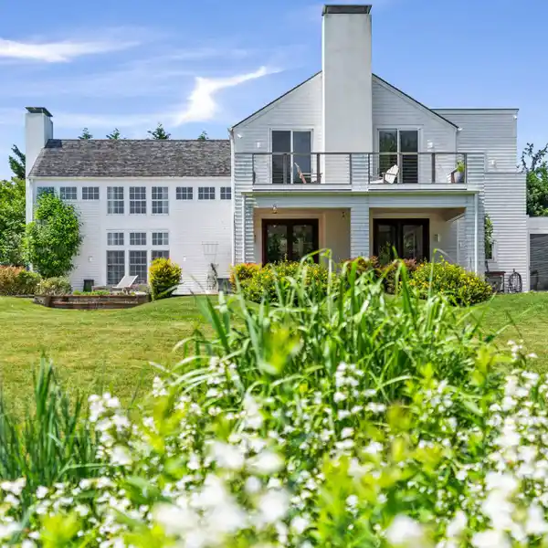 ARCHITECTURAL MASTERPIECE WITH BOAT DOCK
