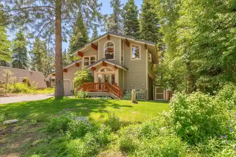 Mountain Retreat in Desirable Carnelian Heights