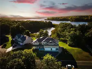 Modern Lakefront Luxury with Inspired Architectural Design