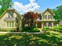 TRADITIONAL MOVE-IN READY HOME IN CHASTAIN PARK