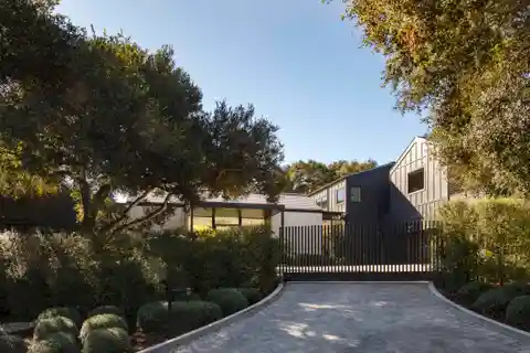 Modern Masterpiece in the Heart of Hope Ranch