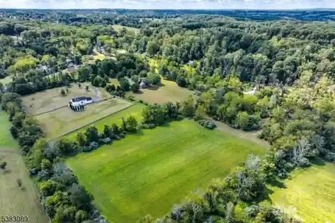 Striking Stone Colonial