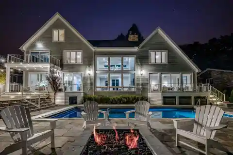 Beautiful Lakefront Home in Grand Beach