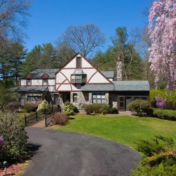 UNIQUE ESTATE PROPERTY