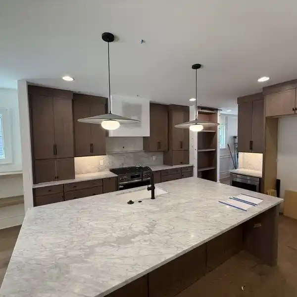 STUNNING HOME IN THE HEART OF CLEVELAND PARK