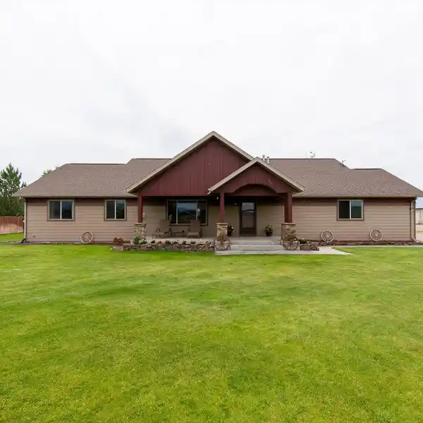 STUNNING SINGLE-LEVEL HOME ON OVER AN ACRE