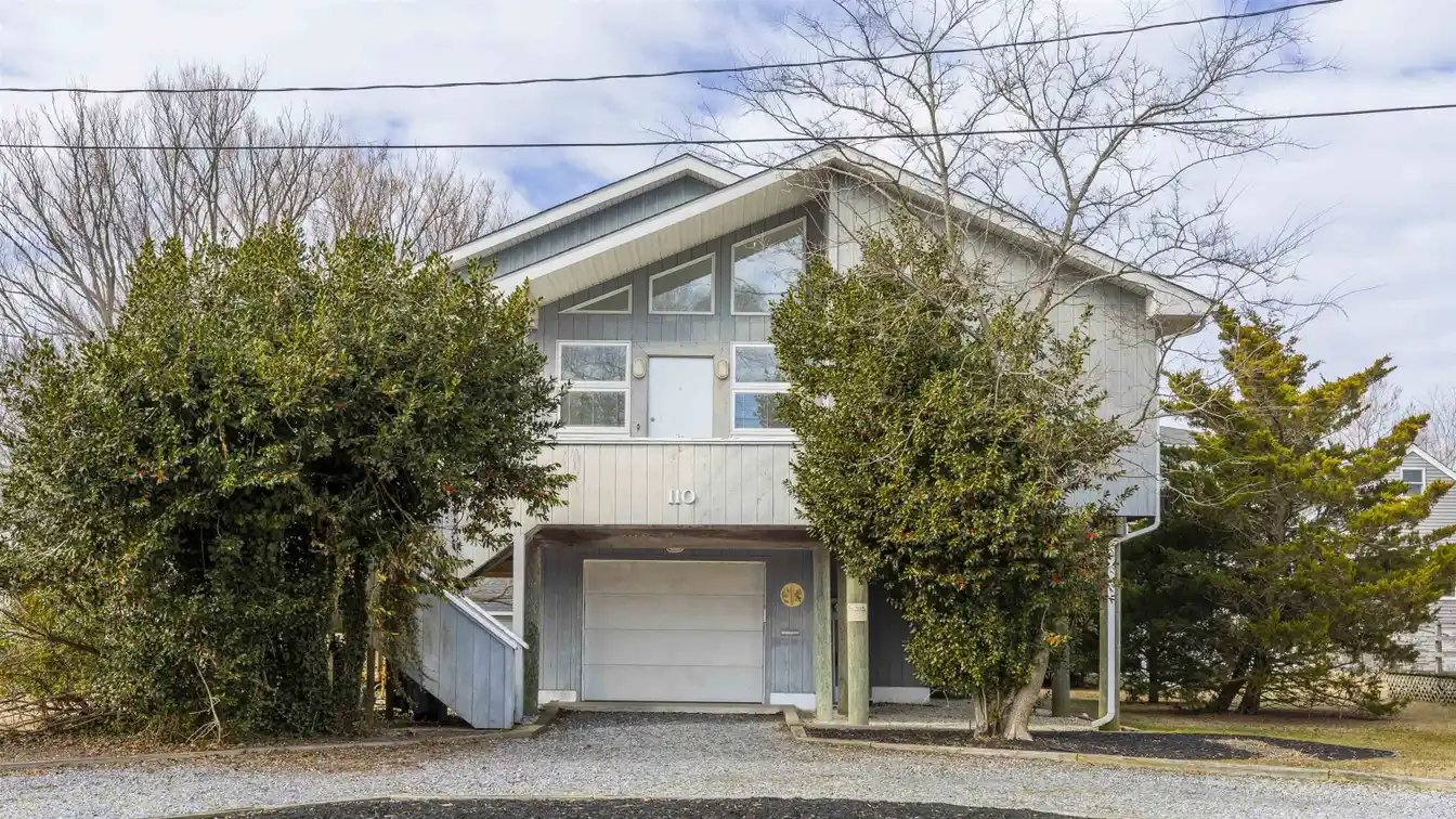 Lovingly Cared for Home in Ideal Location
