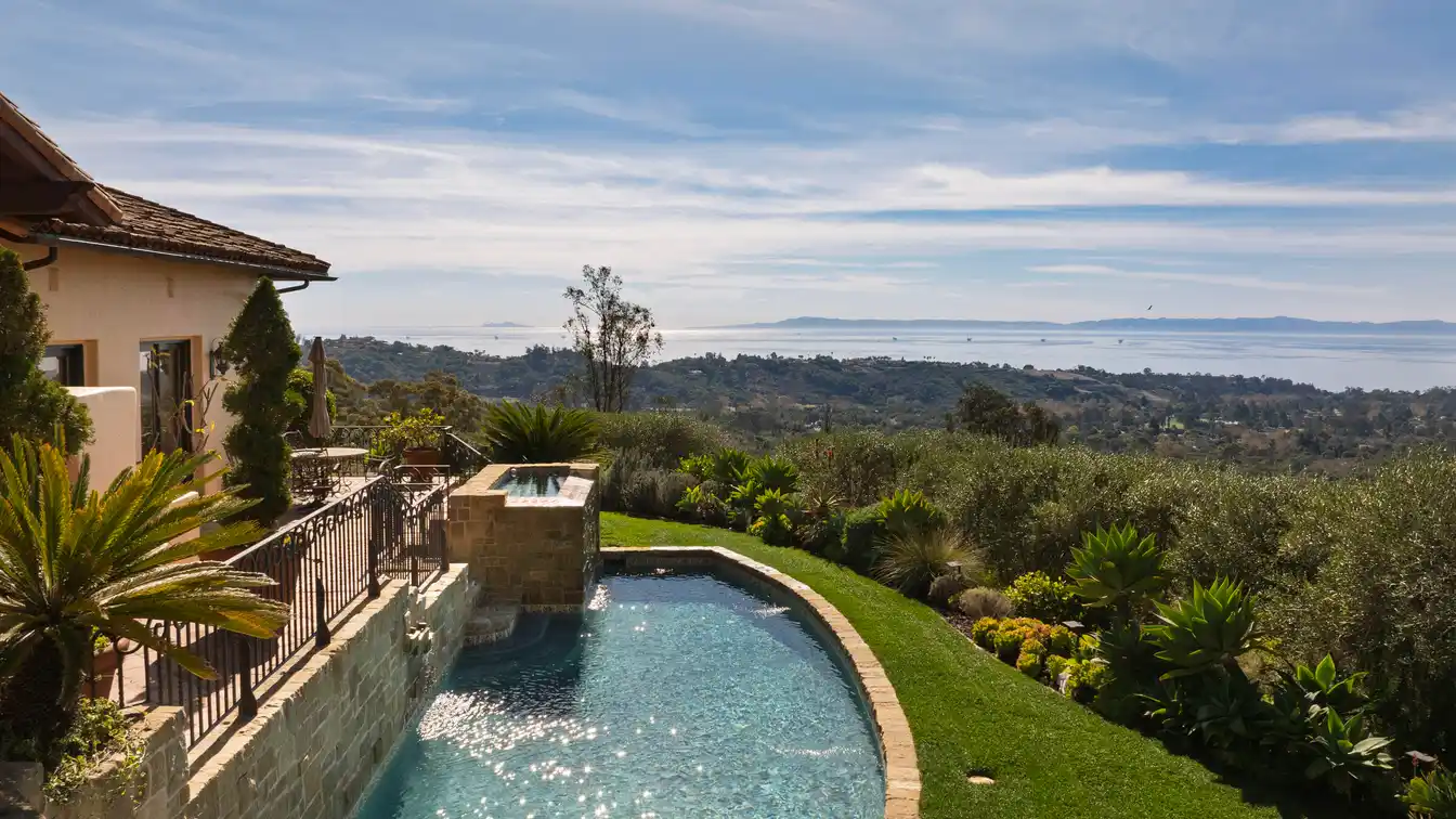 Magnificent Estate with a Vast Panorama