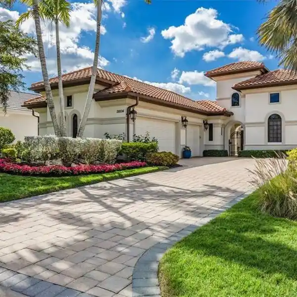 RARELY AVAILABLE MARLOWE MODEL WITH AVAILABLE GOLF MEMBERSHIP
