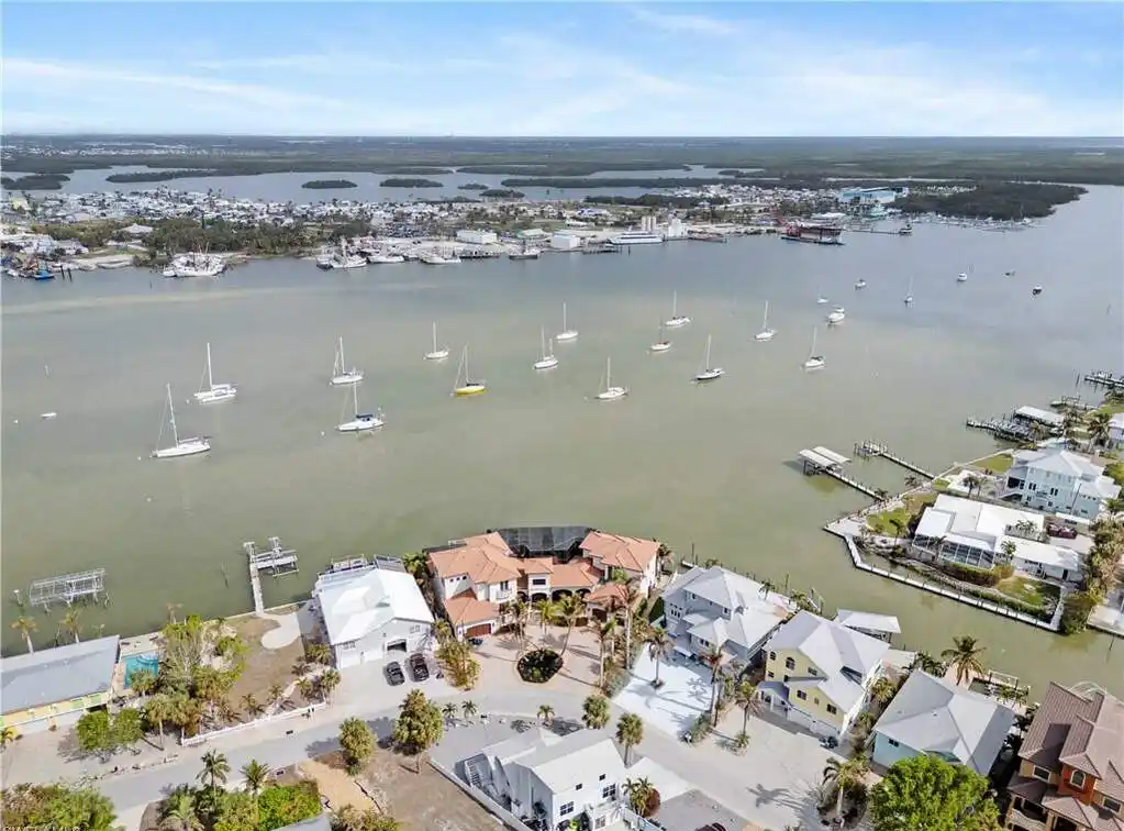 Bayfront Masterpiece on Estero Island