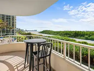 Beautifully Decorated Turnkey Unit
