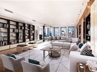 BEAUTIFULLY RENOVATED THREE BEDROOM PRIVATE FLOOR LOFT