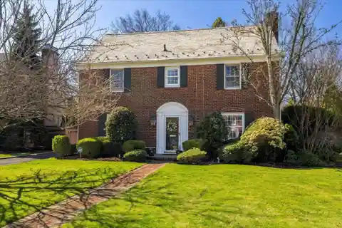 Georgian Colonial in Old Canterbury