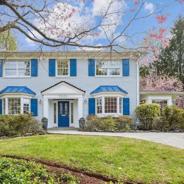 UNBEATABLE HOME AT THE END OF A QUIET CUL-DE-SAC
