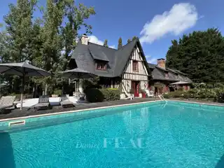 Peaceful Countryside Living with Outbuildings