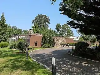 Contemporary Ranch in the Heart of Kings Point