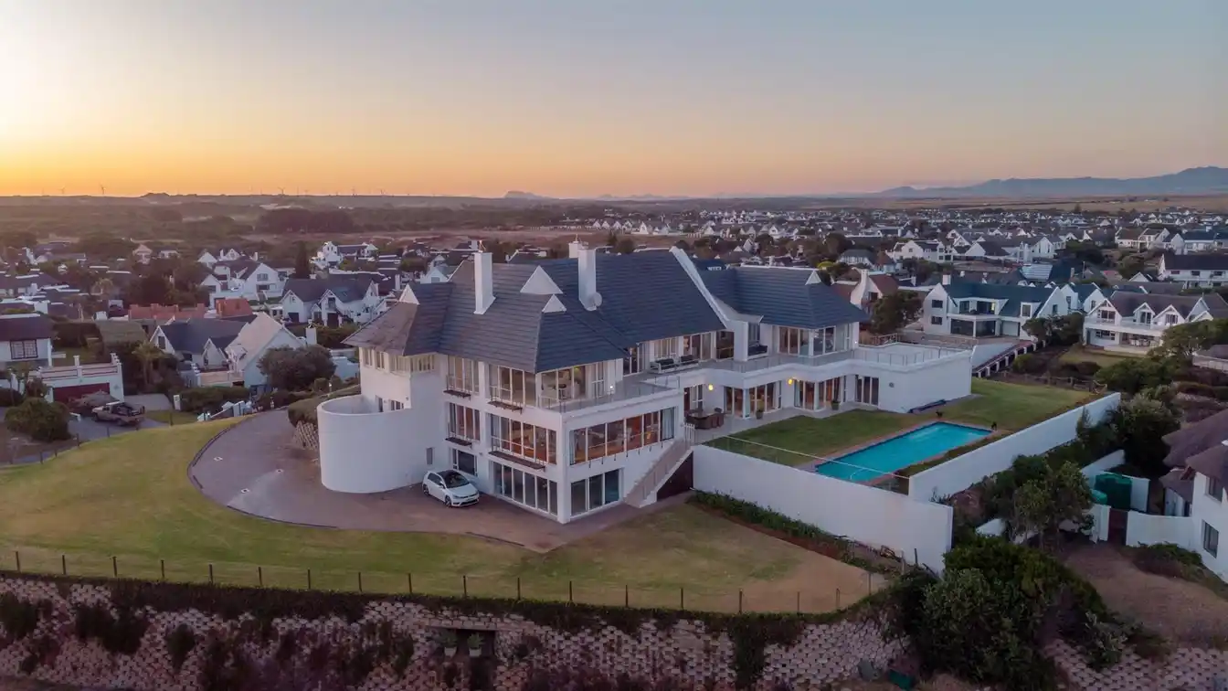 Pinnacle Landmark Property