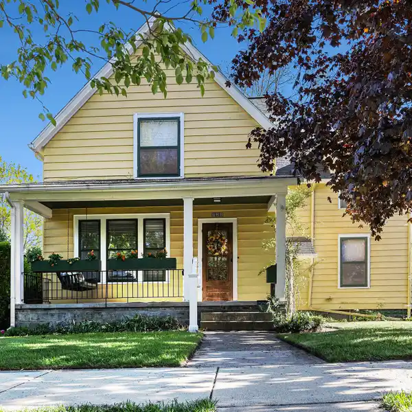 CHARMING HOME ON THE HISTORIC OLD WEST SIDE