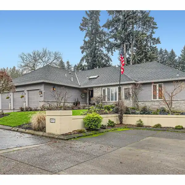 MOVE-IN READY LUXURY LIVING IN SOUGHT-AFTER EDGEWATER
