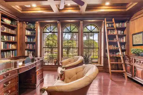 Exquisite Luxury Estate in an Exclusive Country Club
