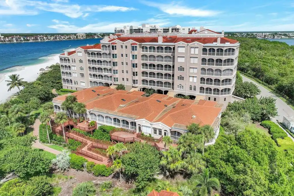 Exclusive Hideaway Beach Cottage on Marco Island