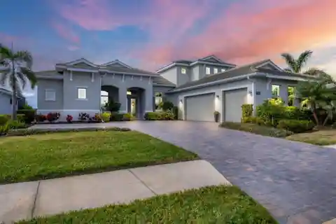 Exceptional Home in the Isles at Lakewood Ranch