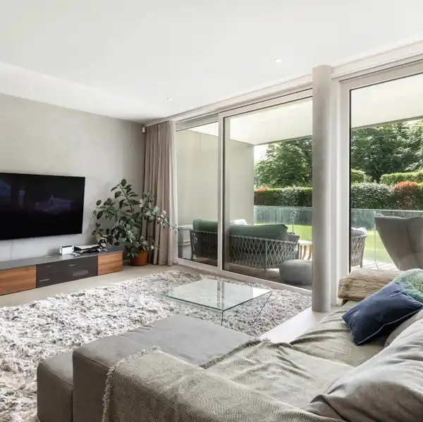 MAGNIFICENT FIRST FLOOR APARTMENT