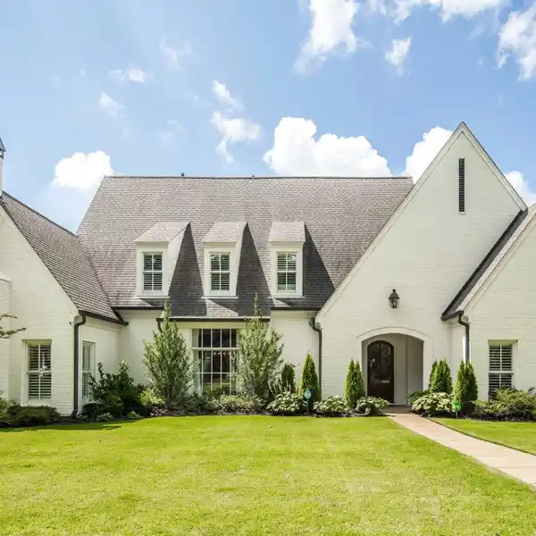 THOUGHTFULLY DESIGNED HOME IN GATED STOCKLEY