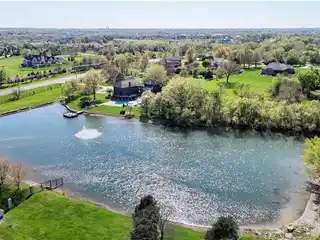 Blue Valley Estate with Carriage House