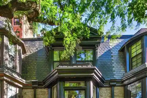 Classic Chicago Greystone in the Gold Coast