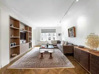 Mint and Sun-Drenched Corner Classic 6